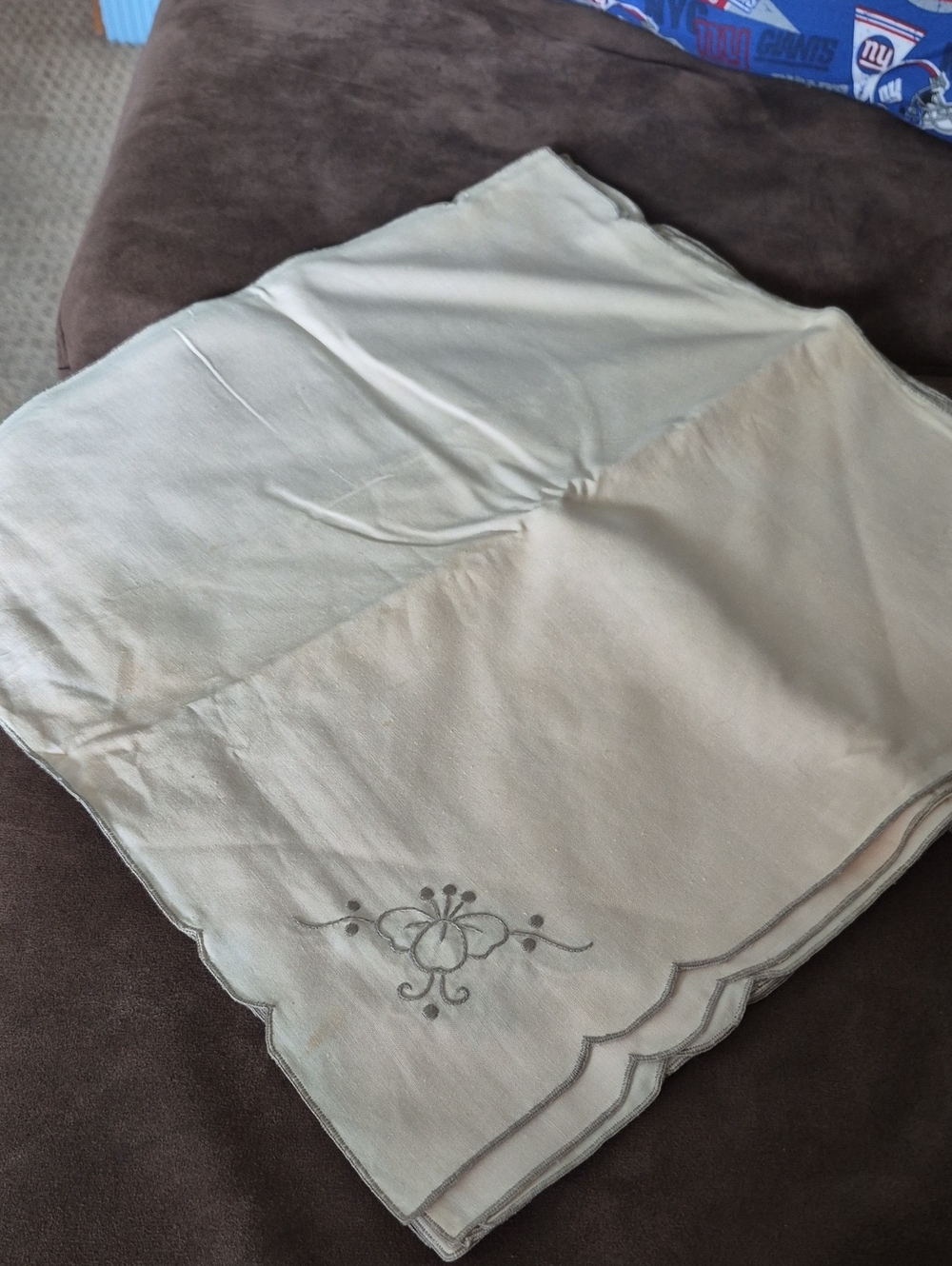 Vintage Embroidered Scalloped Edge Napkins - Cream 12 Total